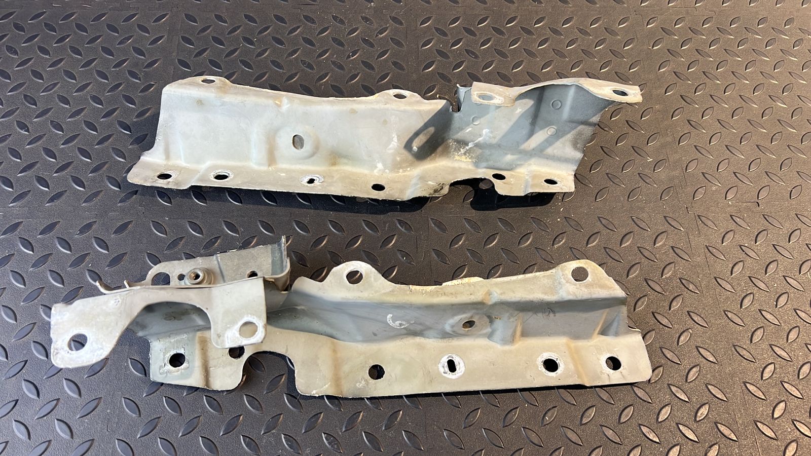 Лонжерон Renault Scenic/2 2003-2009