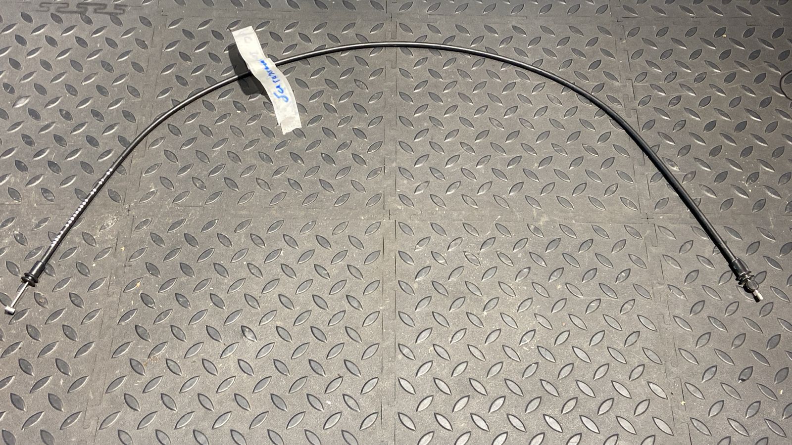 Трос замка двери багажника левый Mercedes Vito/W639 2003-2014