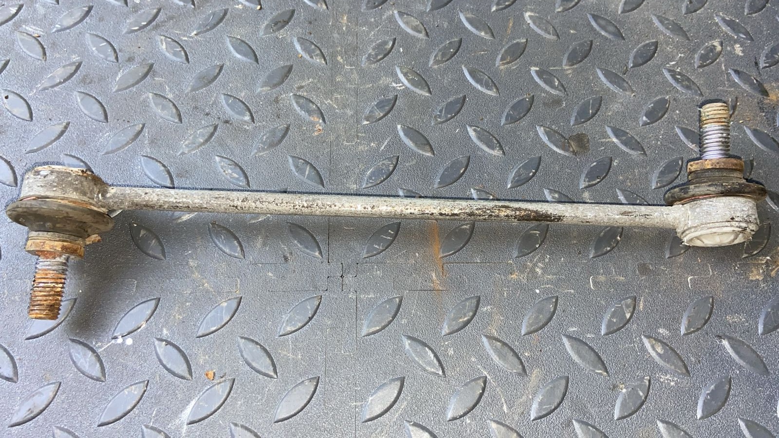 Стойка стабилизатора передняя Ford Focus 1998-2007