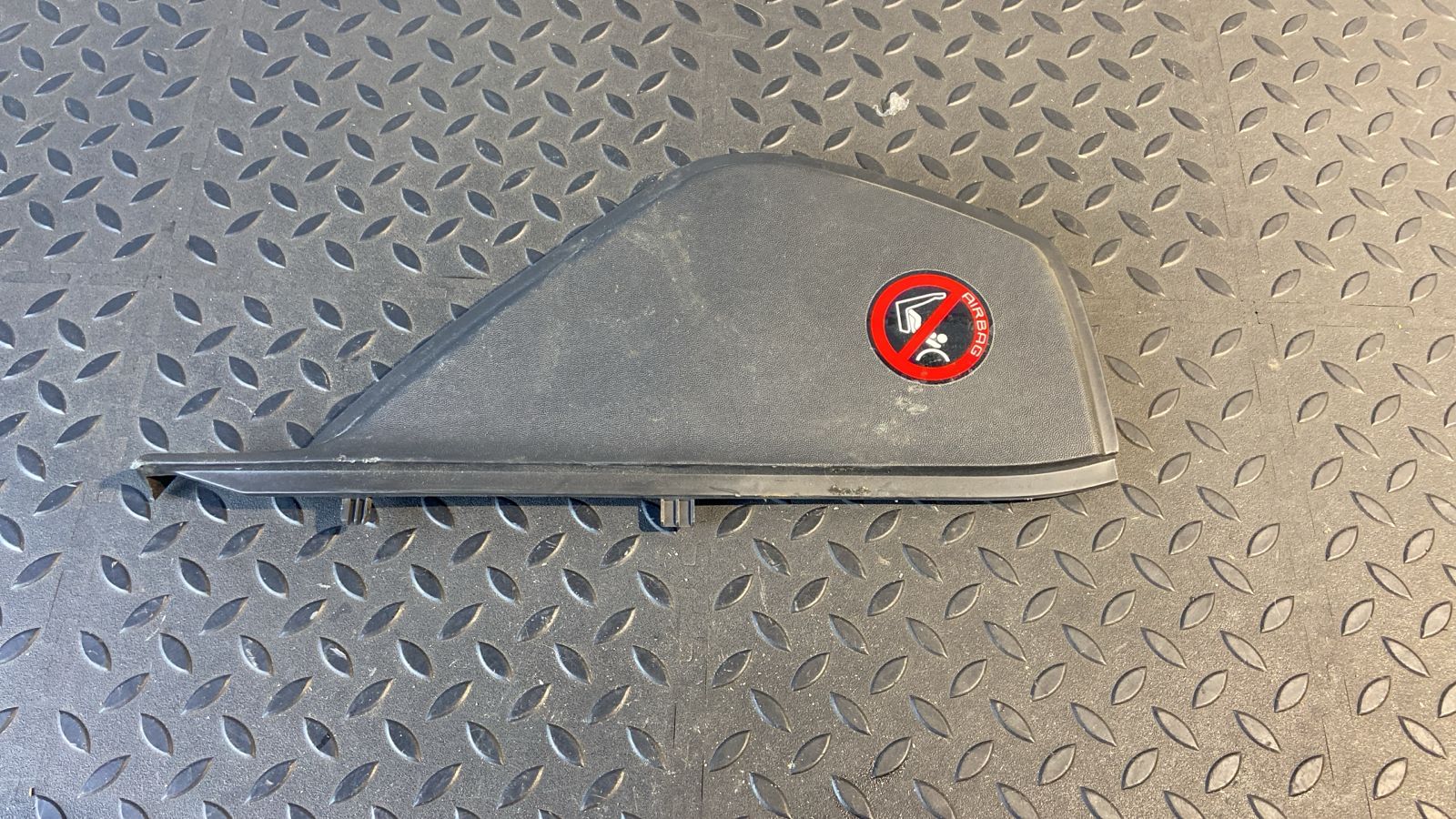 Накладка на торпедо правая Opel Vectra/C 2002-2008