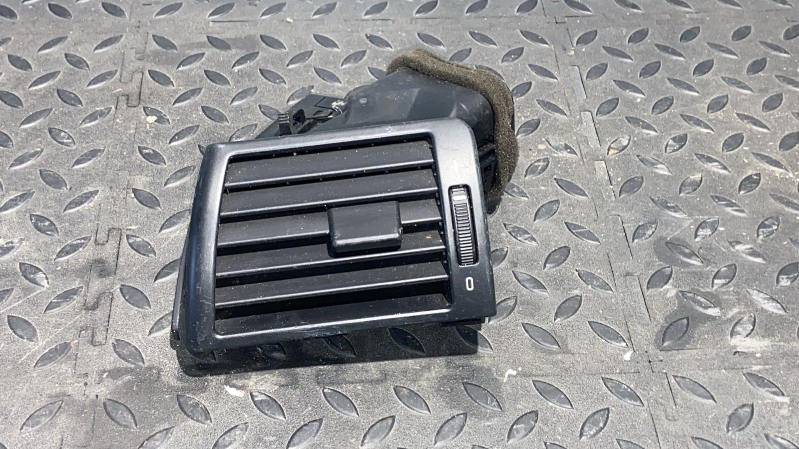 Дефлектор воздушный левый BMW 3/E46 1998-2007