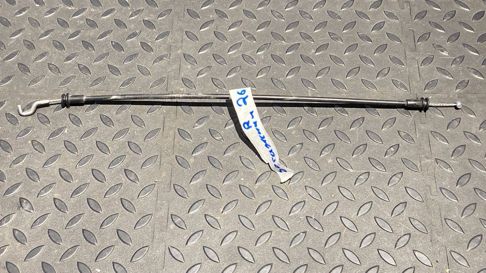 Трос замка двери багажника правый Mercedes Vito/W639 2003-2014