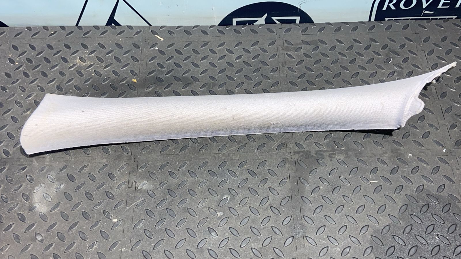 Обшивка стойки передняя левая Mercedes E/W211 2002-2009