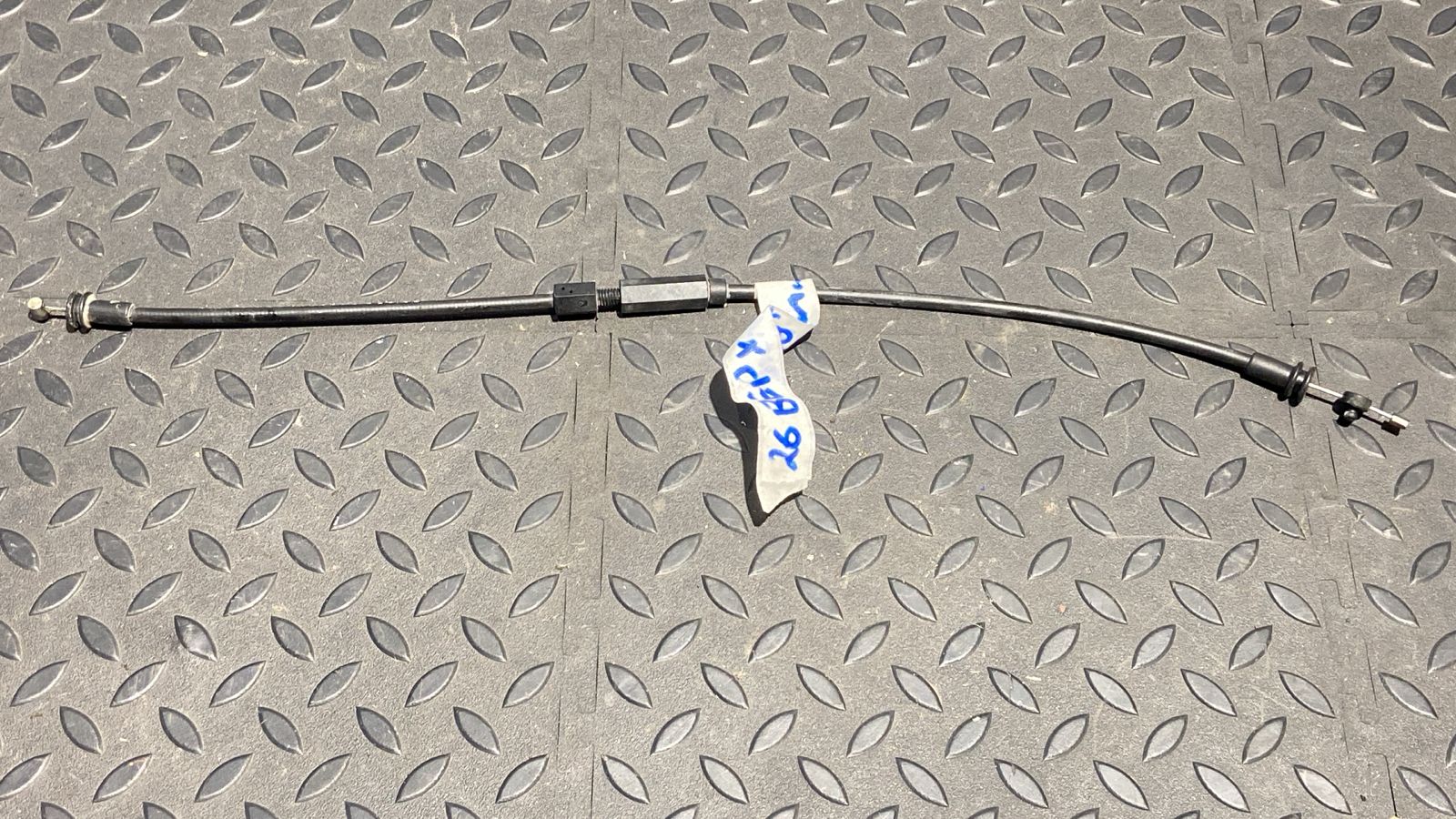 Трос замка двери багажника правый Mercedes Vito/W639 2003-2014