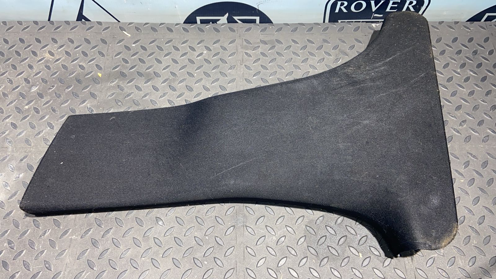 Обшивка стойки средняя левая Mercedes E/W211 2002-2009