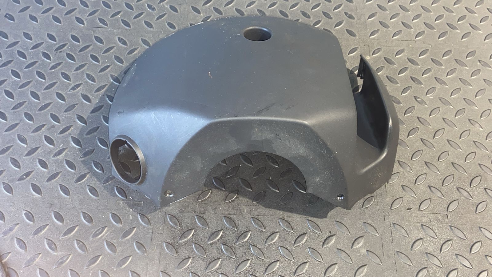 Кожух рулевой колонки нижний Opel Astra/H 2004-2014