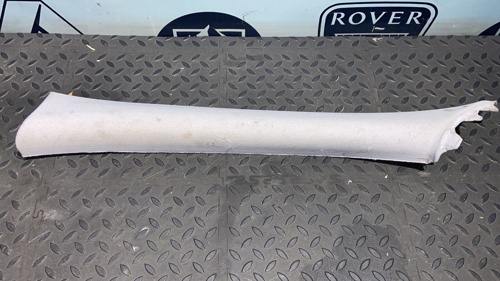 Обшивка стойки передняя левая Mercedes E/W211 2002-2009