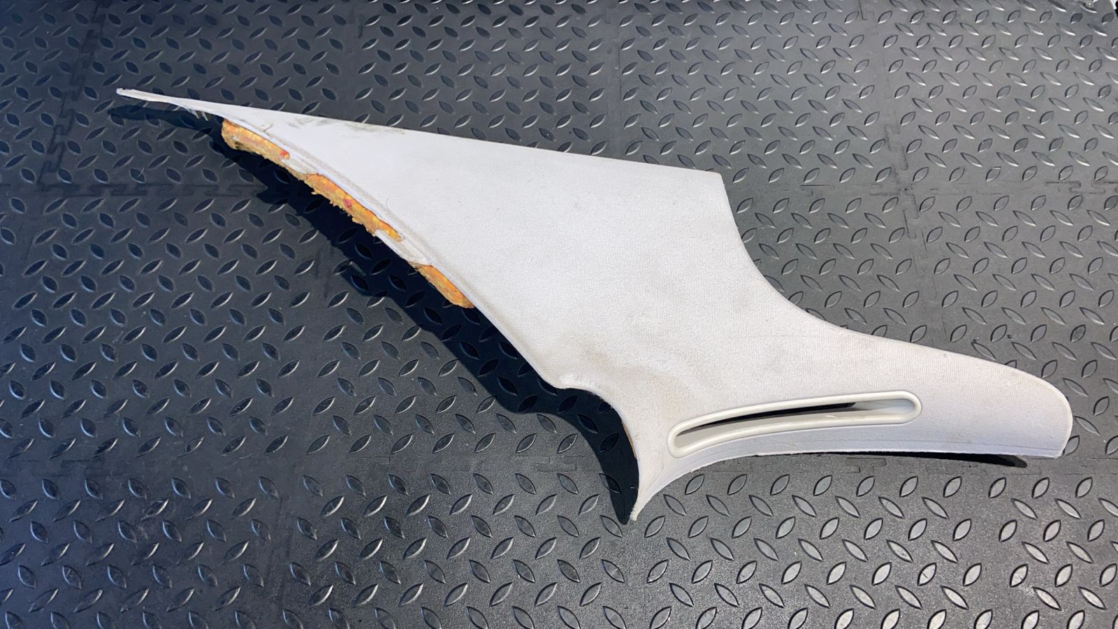 Обшивка стойки задняя левая Mercedes E/W211 2002-2009