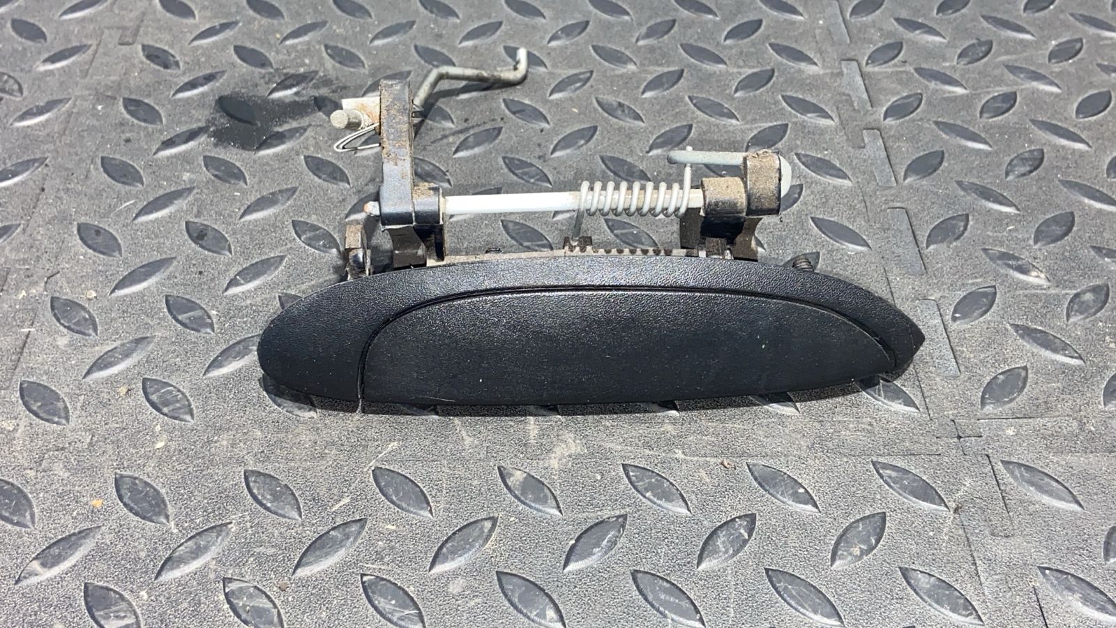 Ручка двери передняя правая Renault Logan 2004-2015