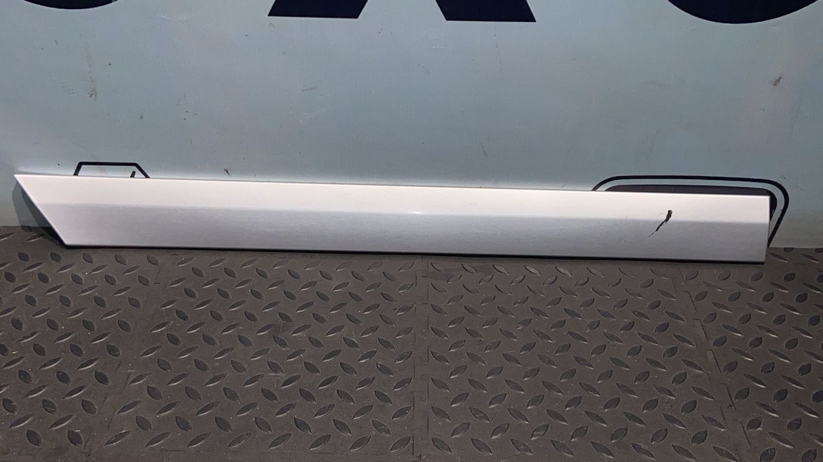 Молдинг двери задний правый Mercedes C/W203 2000-2008