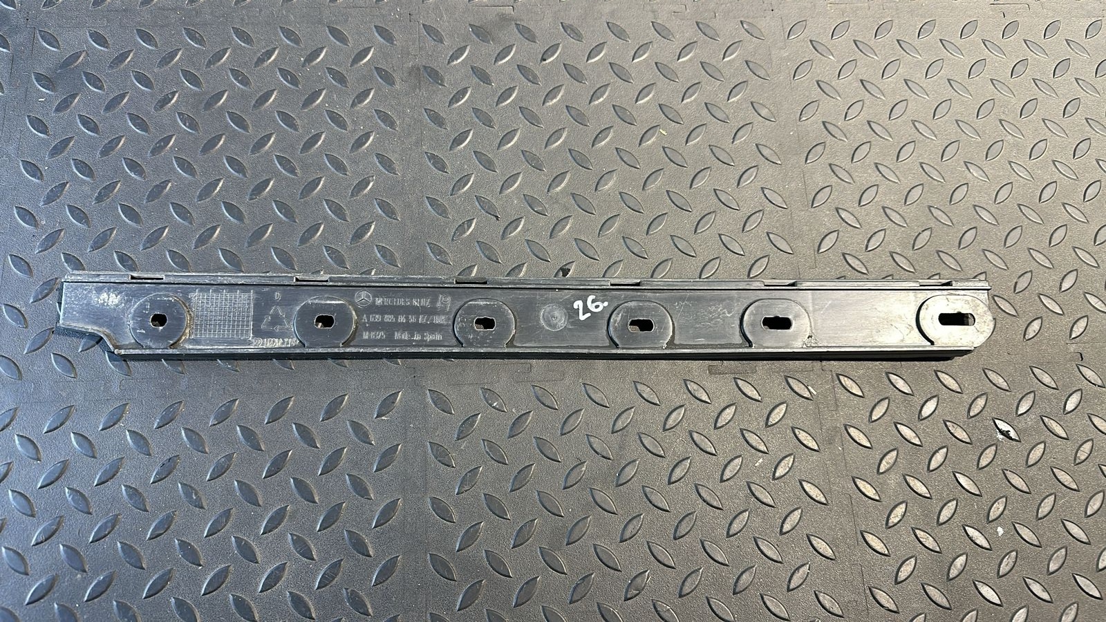 Кронштейн бампера задний правый Mercedes Vito/W639 2003-2014