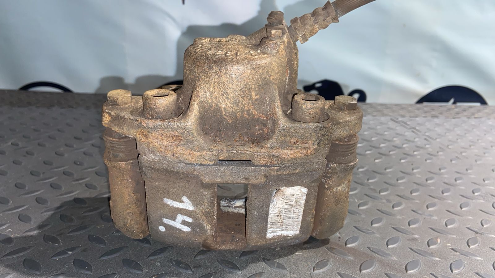 Суппорт передний правый Renault Logan 2004-2015