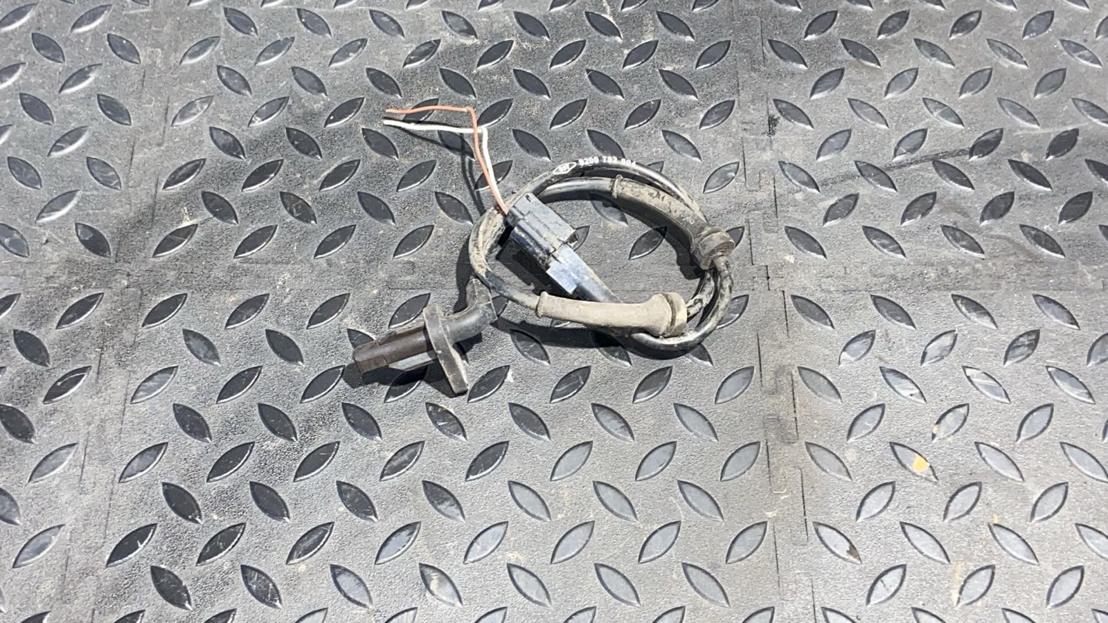 Датчик ABS задний Renault Sandero 2009-2014