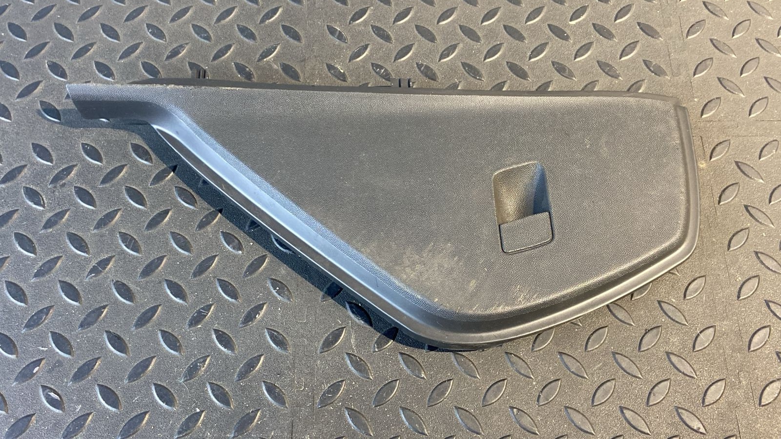 Накладка на торпедо левая Opel Vectra/C 2002-2008