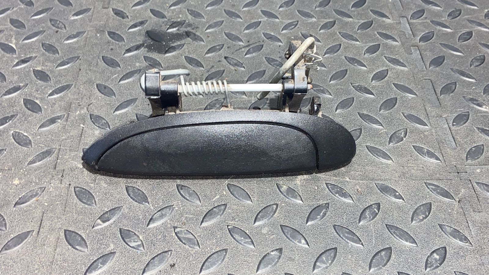 Ручка двери задняя левая Renault Logan 2004-2015