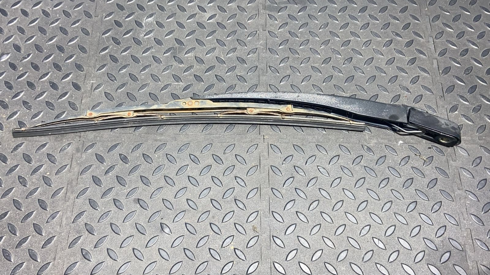 Поводок стеклоочистителя задний Renault Sandero 2009-2014