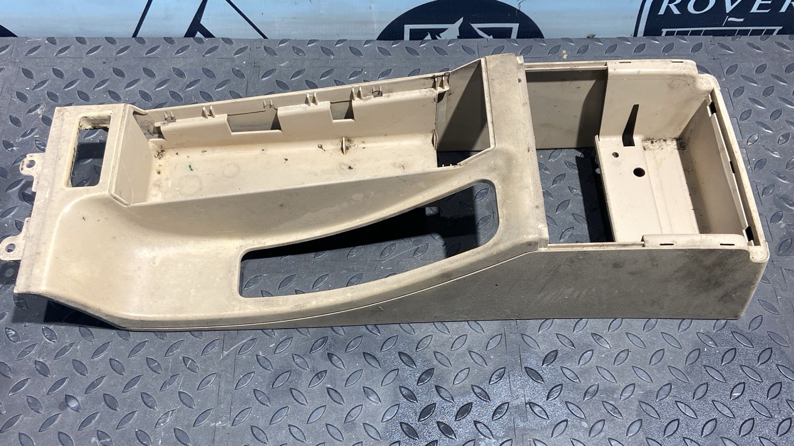 Консоль (Подлокотник) BMW 3/E46 1998-2007