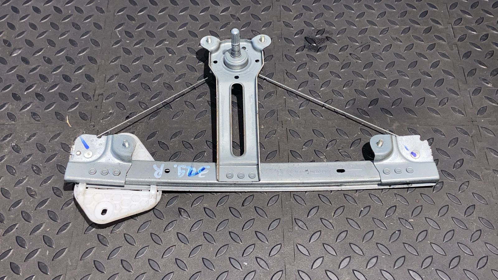 Стеклоподъемник задний правый Renault Logan 2004-2015