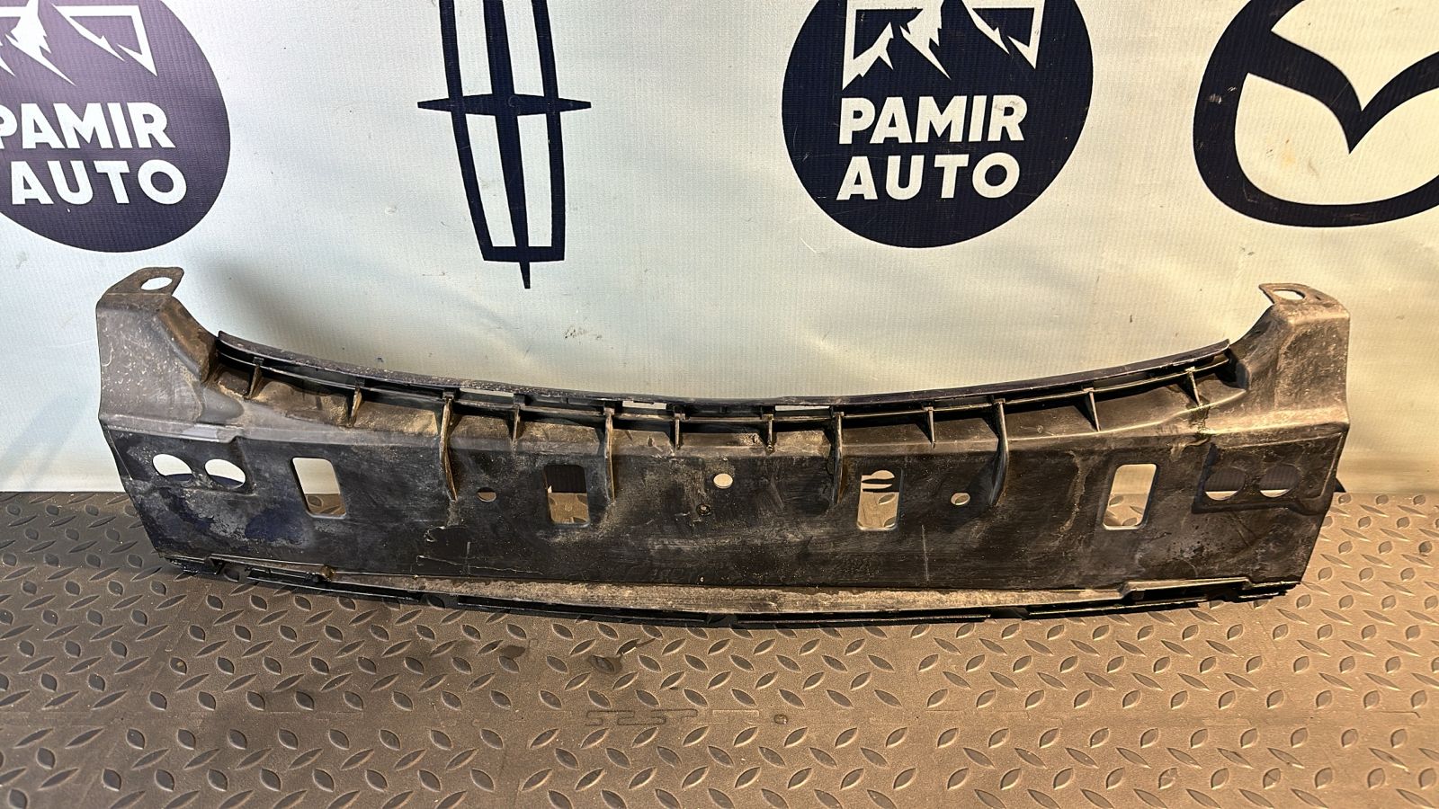 Кронштейн бампера передний Mercedes E/W211 2002-2009