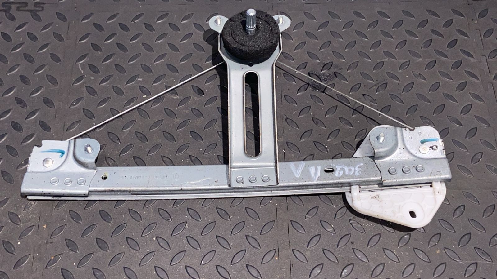 Стеклоподъемник задний левый Renault Logan 2004-2015