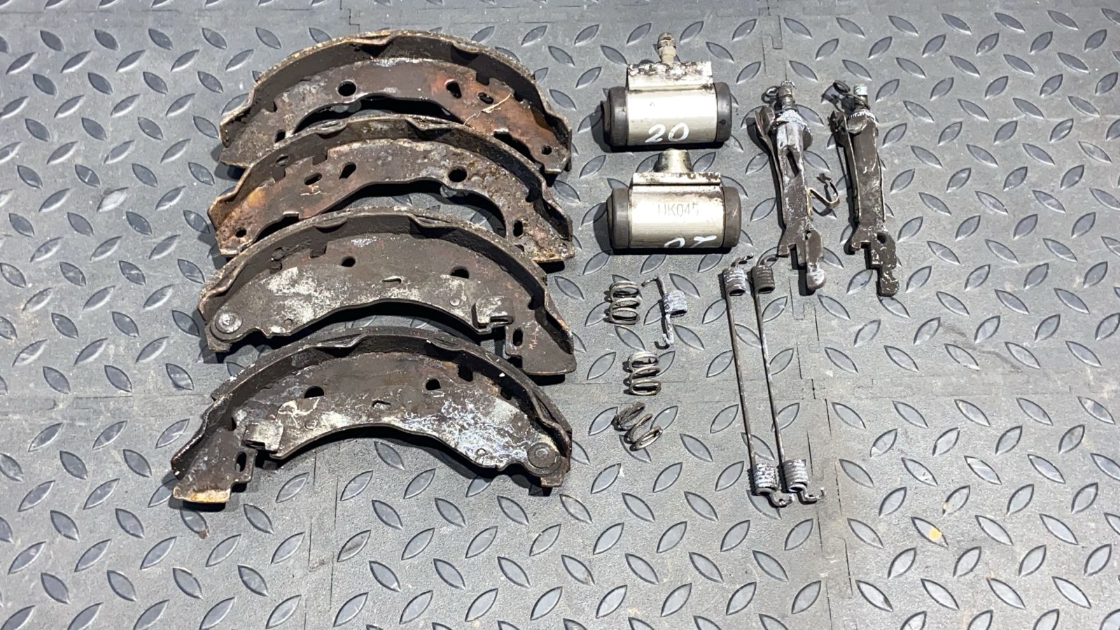 Механизм стояночного тормоза Renault Sandero 2009-2014