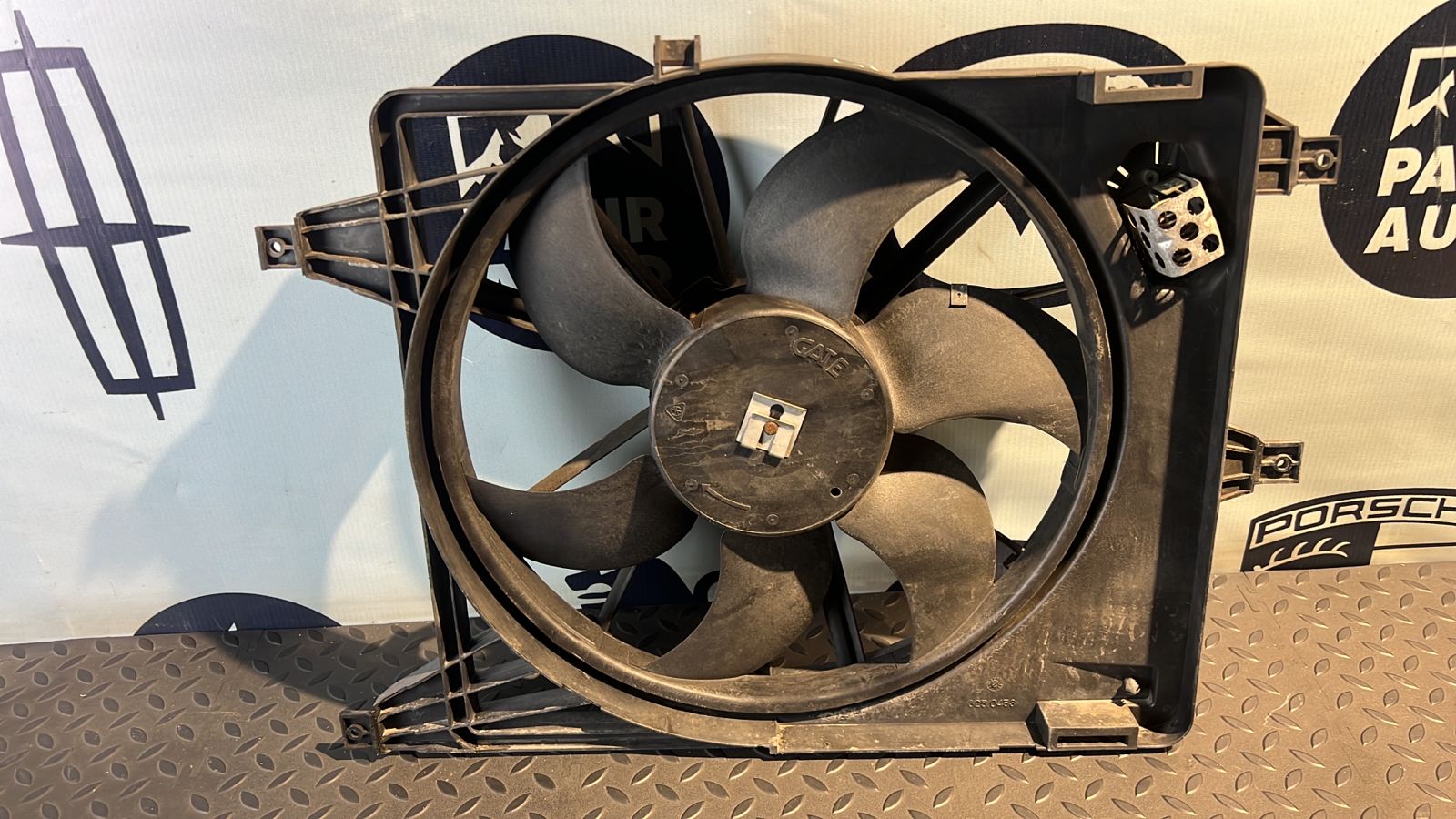 Вентилятор радиатора Renault Logan 2004-2015