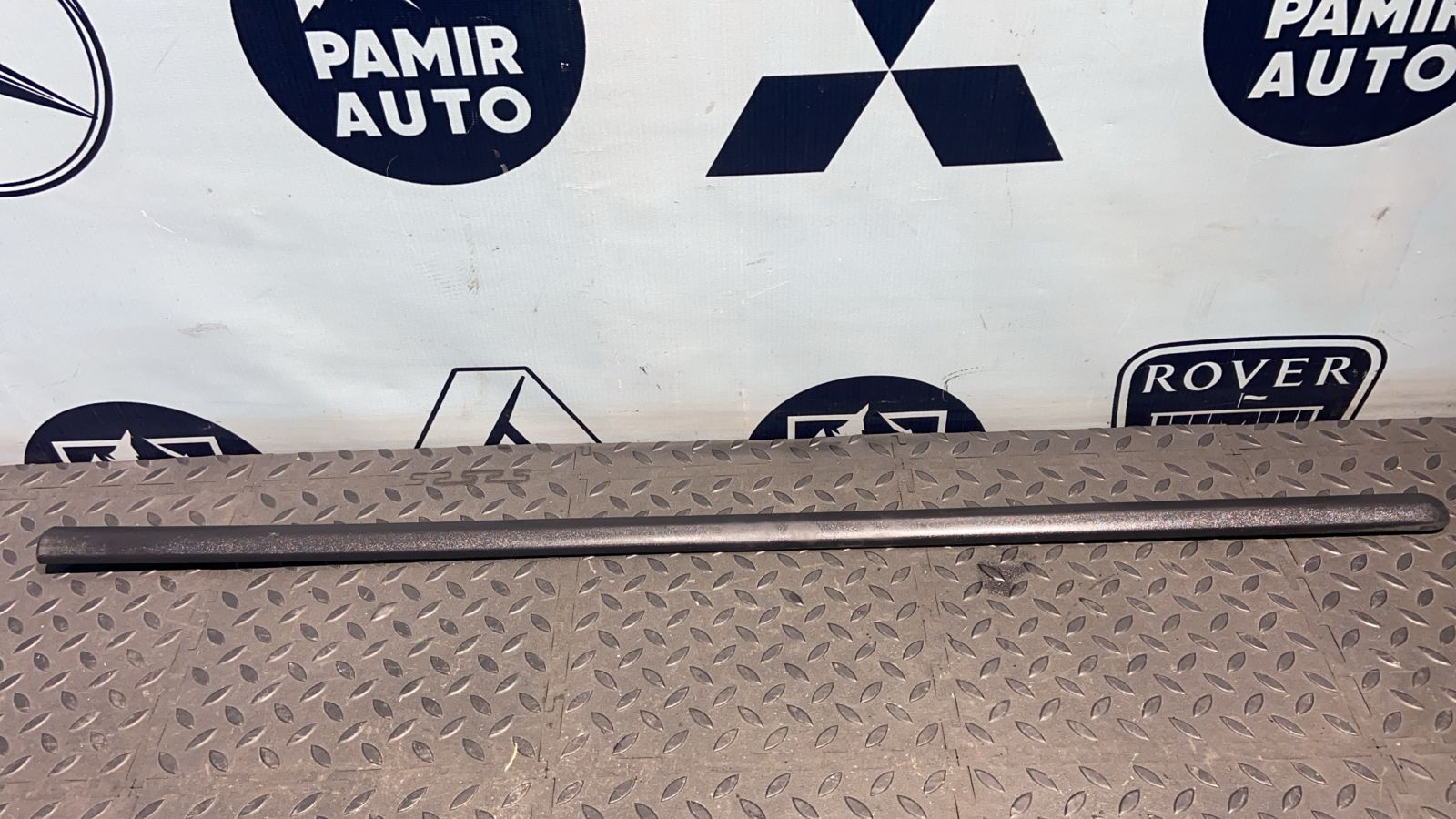 Молдинг двери передний левый Renault Logan 2004-2015