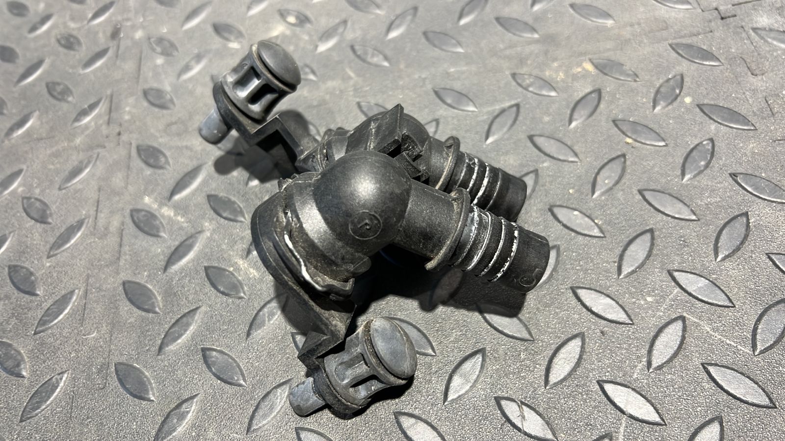 Фланец ОЖ Mercedes E/W210 1995-2003