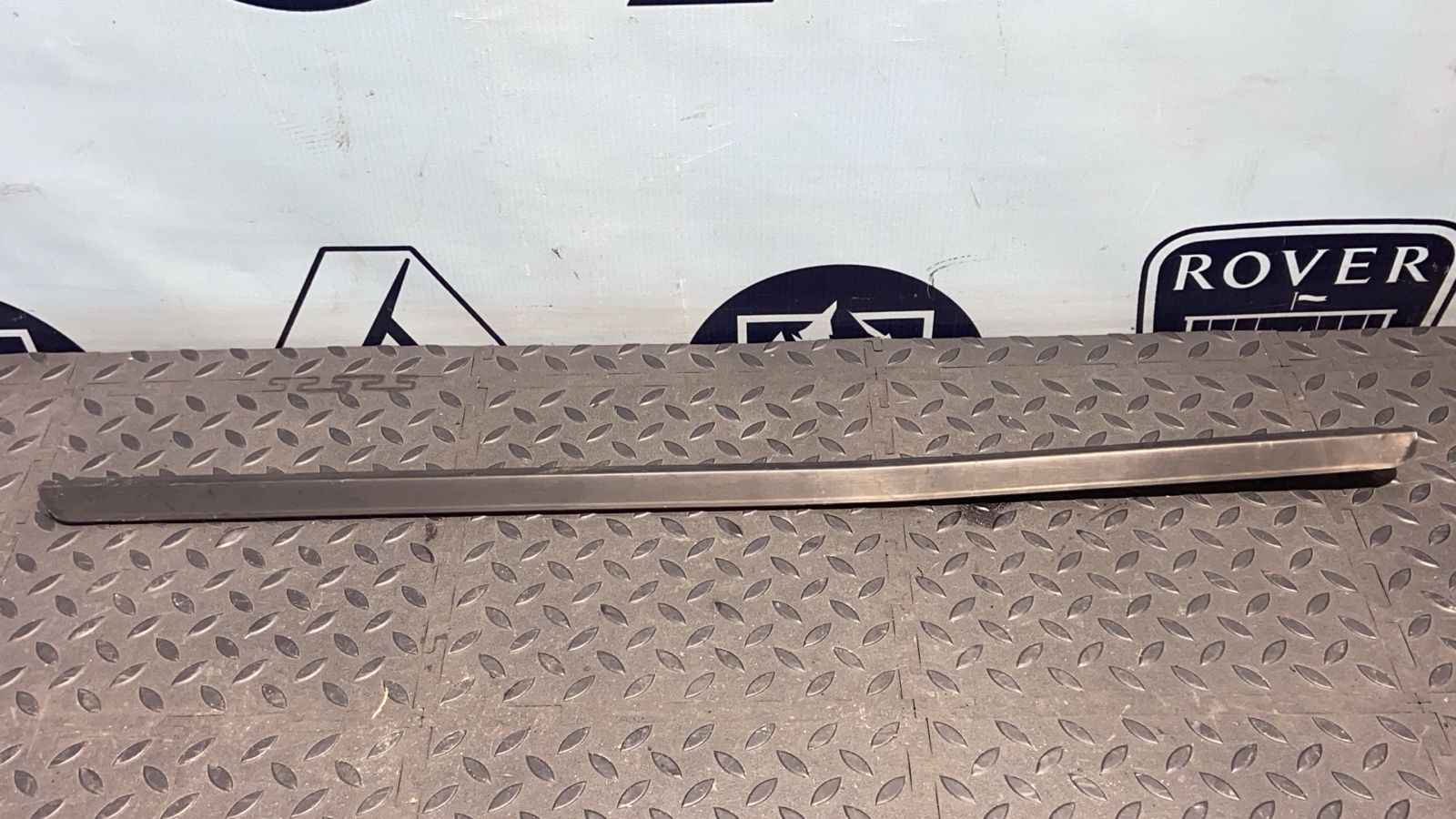 Уплотнитель двери задний правый Renault Logan 2004-2015