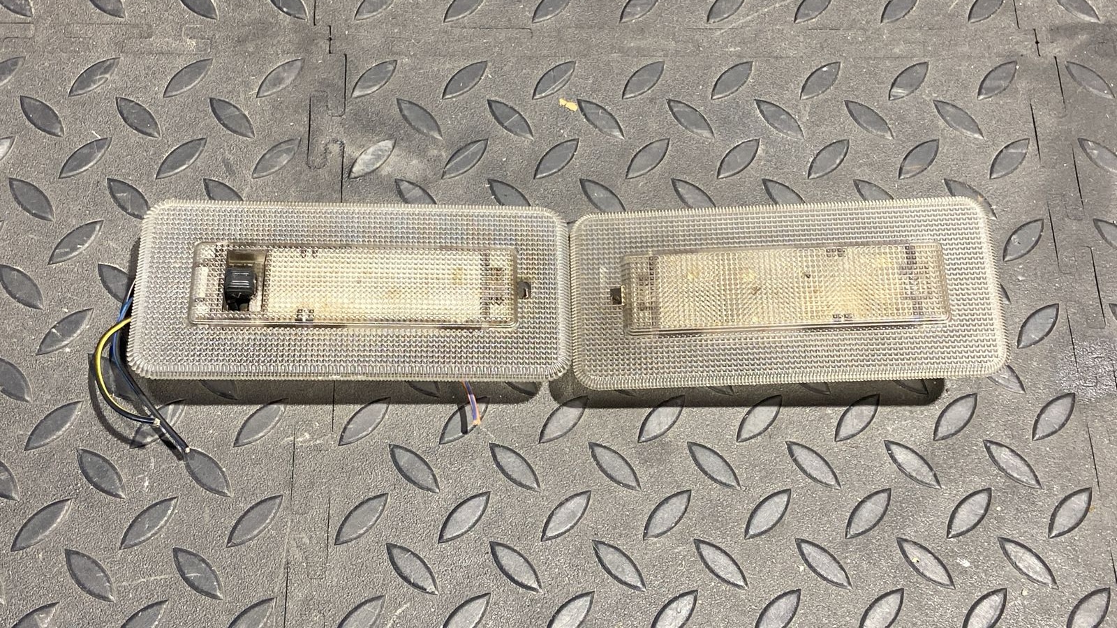 Плафон салонный Ford Transit 2000-2006