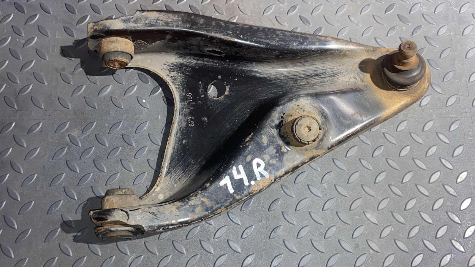 Рычаг передний правый Renault Logan 2004-2015