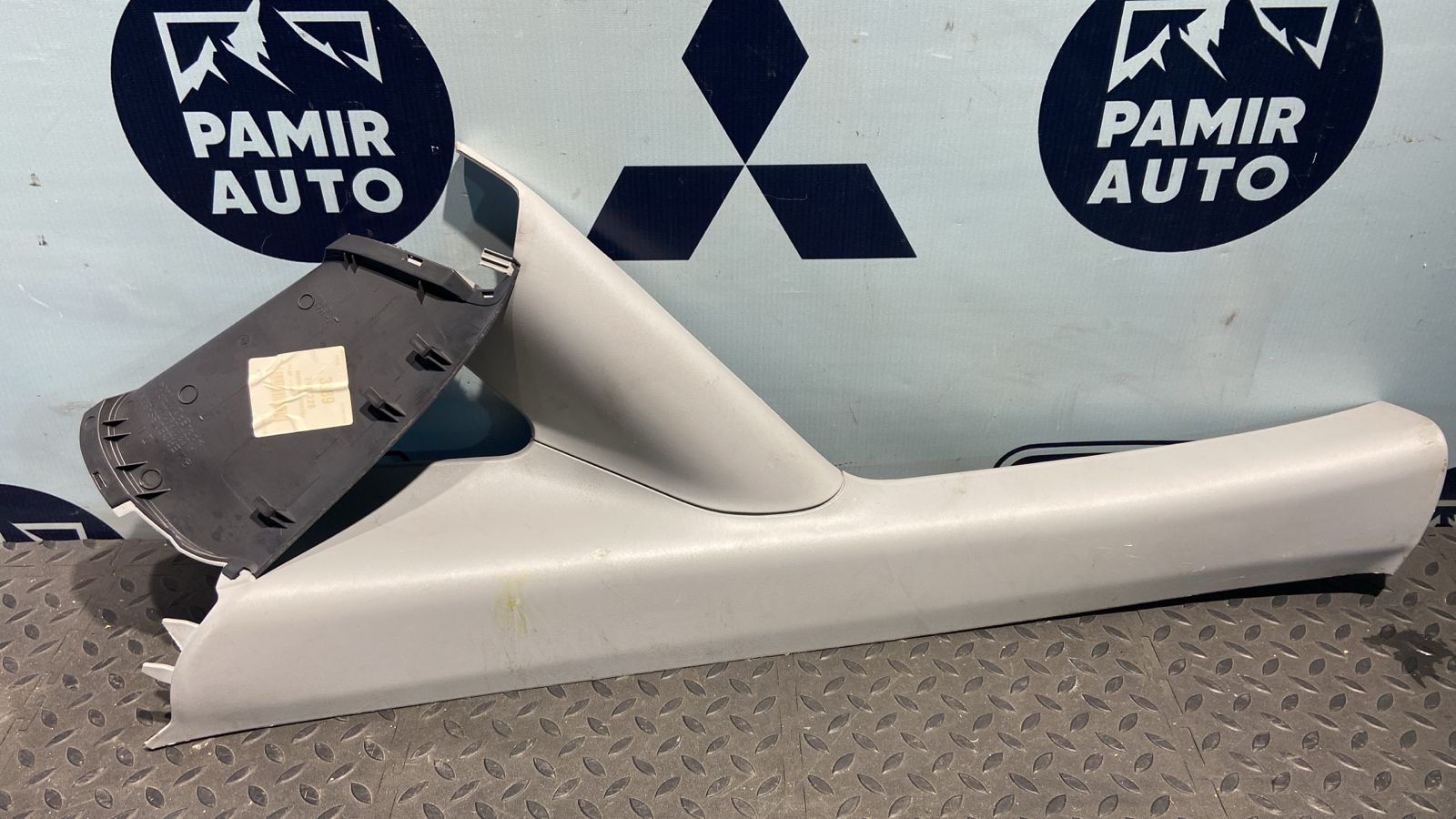 Обшивка стойки Mercedes Vito/W639 2003-2014