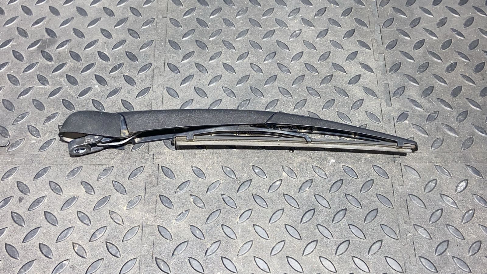 Поводок стеклоочистителя задний Renault Megane/2 2002-2009