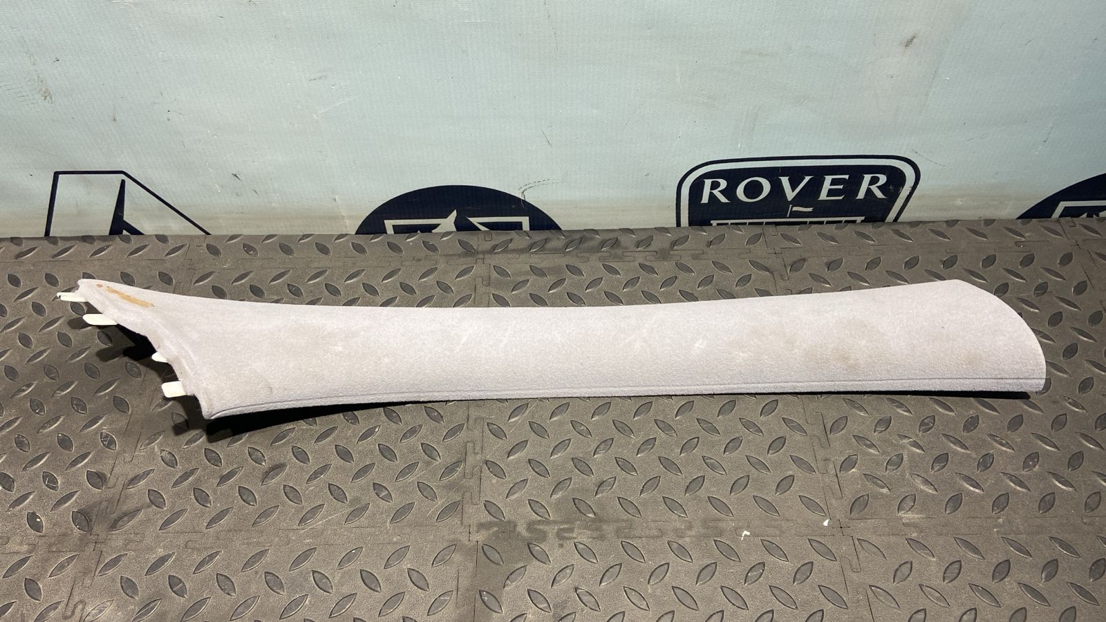 Обшивка стойки передняя правая Mercedes C/W203 2000-2008