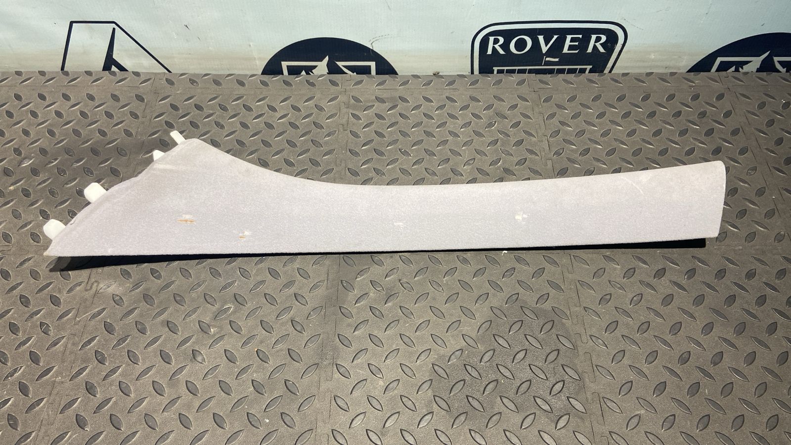 Обшивка стойки передняя левая Mercedes C/W203 2000-2008