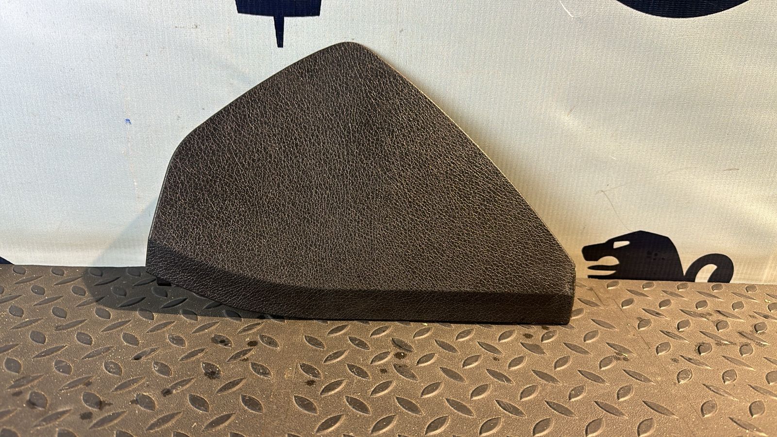 Накладка на торпедо левая Mercedes E/W211 2002-2009