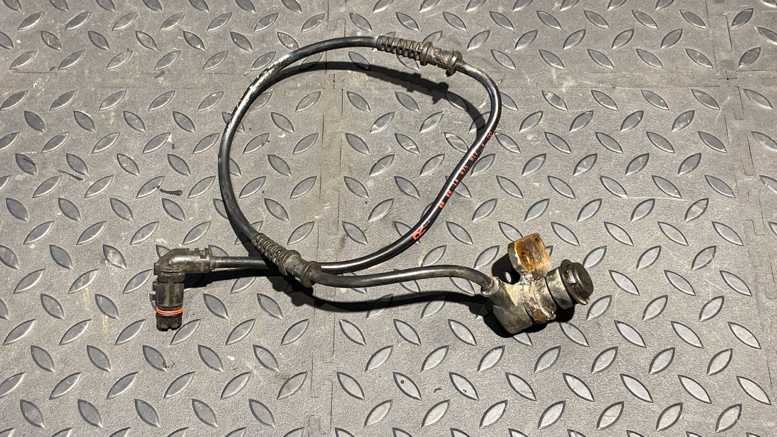 Датчик ABS передний правый Mercedes E/W210 1995-2003