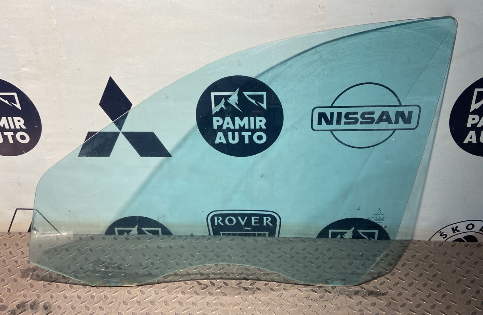 Стекло двери переднее левое Mercedes E/W211 2002-2009