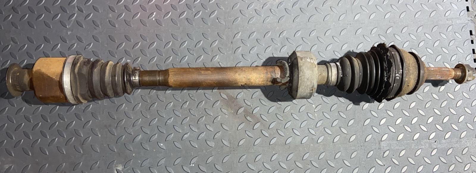 Полуось передняя правая Renault Logan 2004-2015