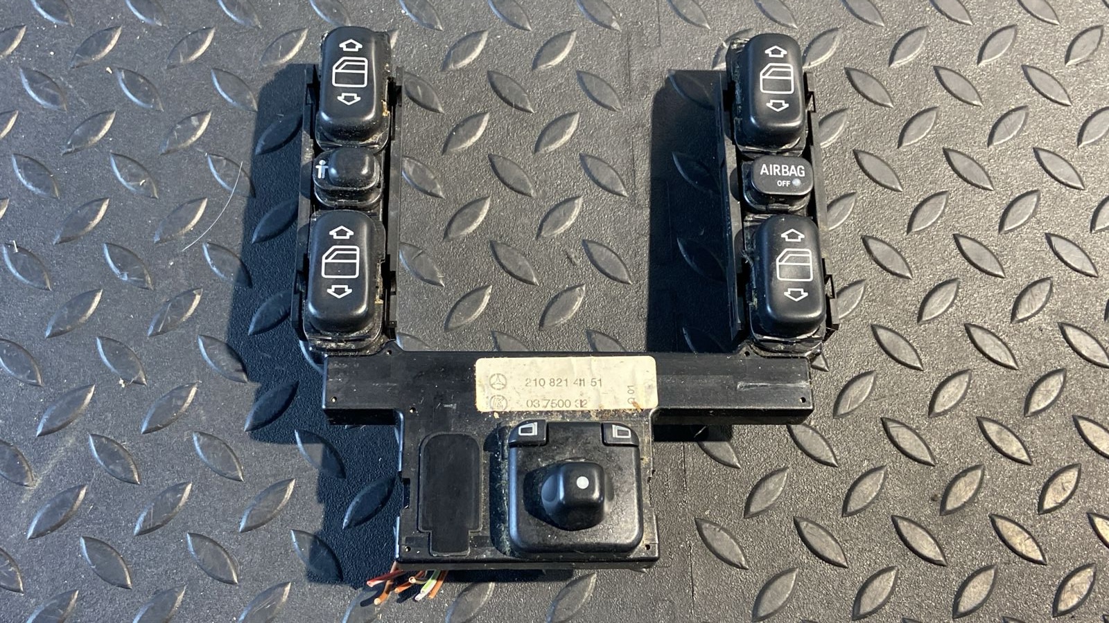 Блок управления стеклоподъемниками Mercedes E/W210 1995-2003