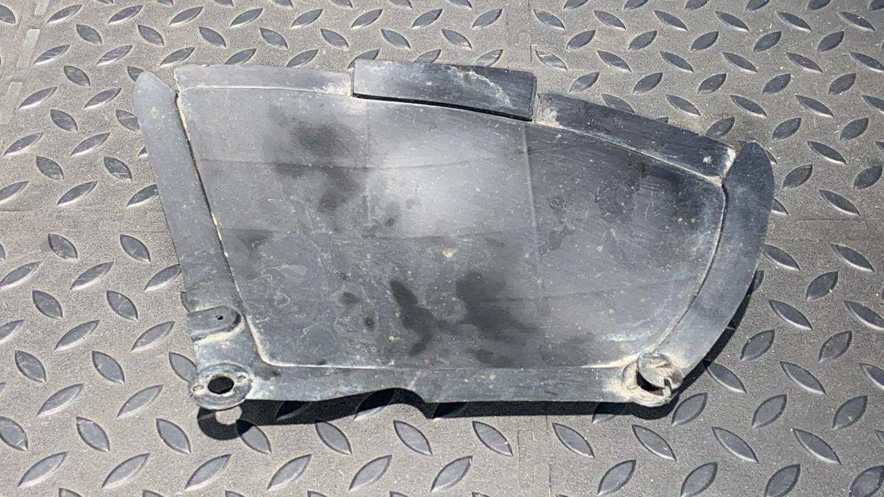 Локер (Подкрылок) передний левый Mercedes M/W163 1997-2005