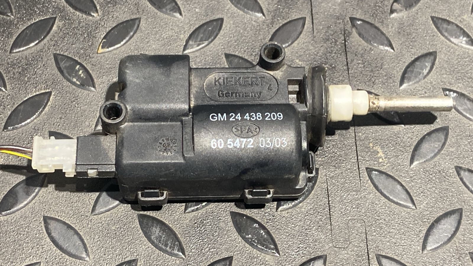 Активатор замка крышки топливного бака Opel Vectra/C 2002-2008