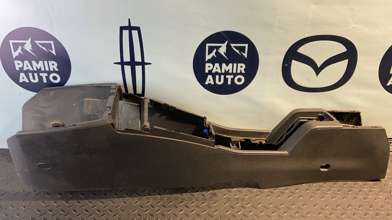 Консоль (Подлокотник) Opel Astra/H 2004-2014