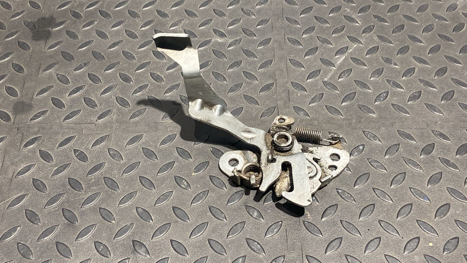 Замок капота Citroen Xsara 1997-2006