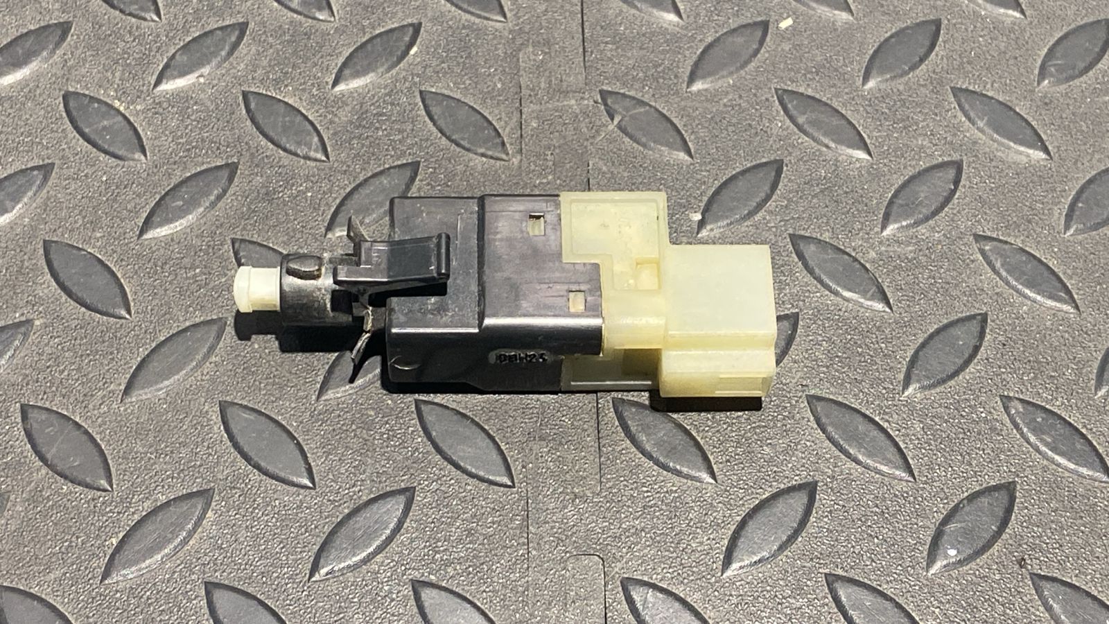 Датчик включения стопсигнала Mercedes C/W203 2000-2008