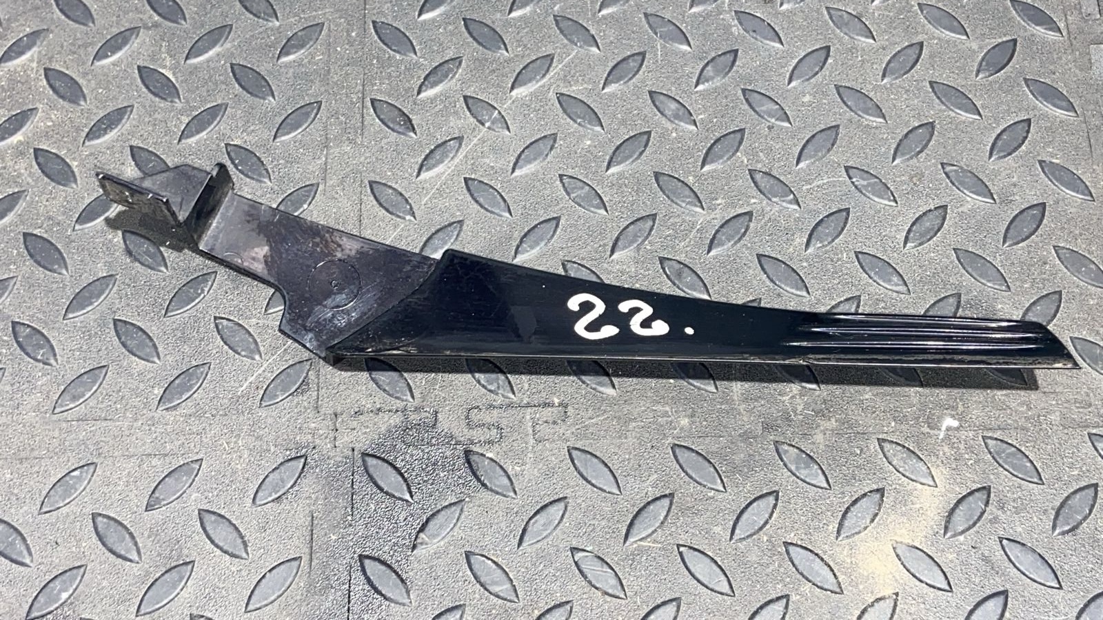 Накладка крыла передняя правая Opel Astra/H 2004-2014