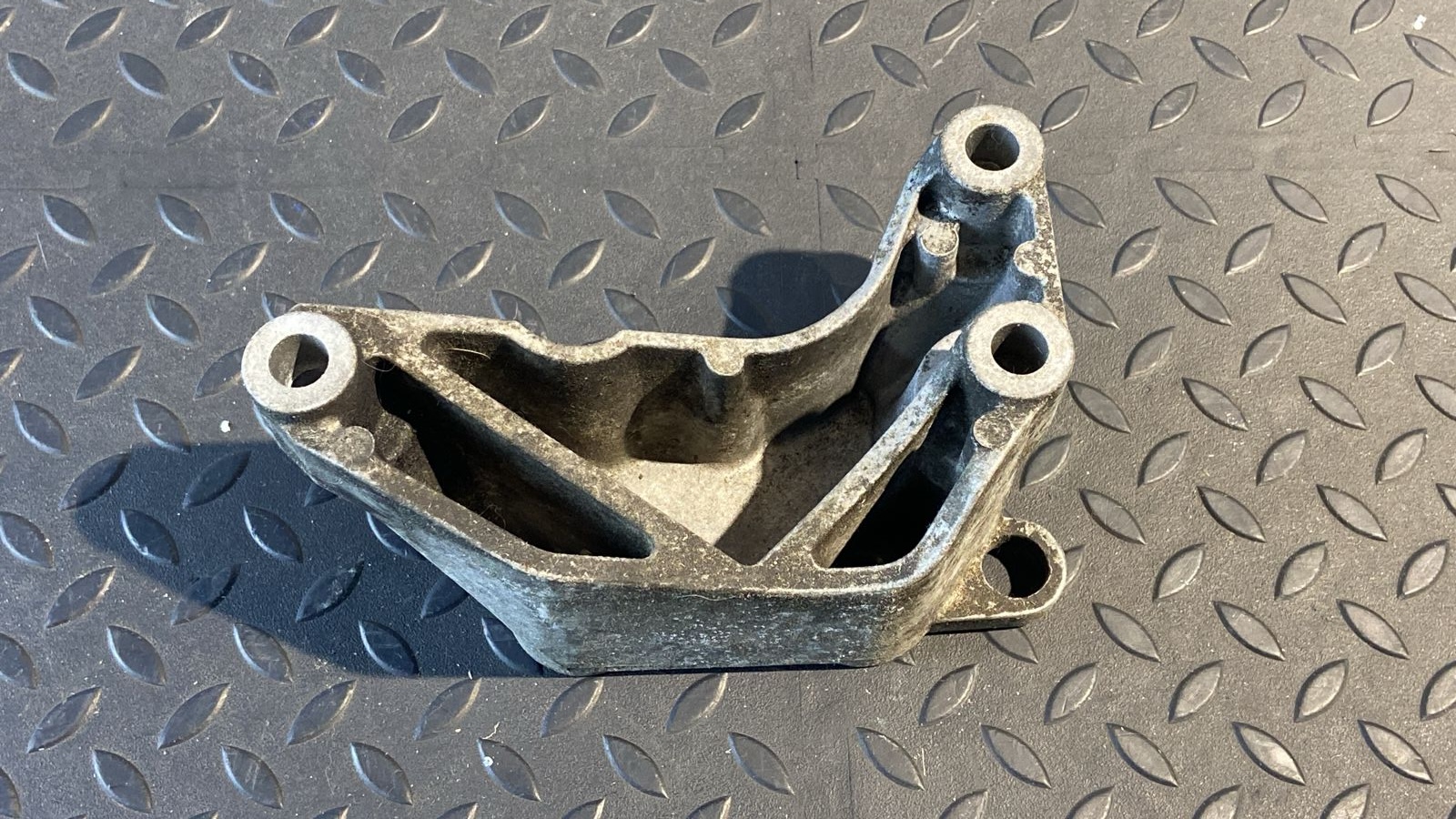 Кронштейн КПП Opel Vectra/C 2002-2008