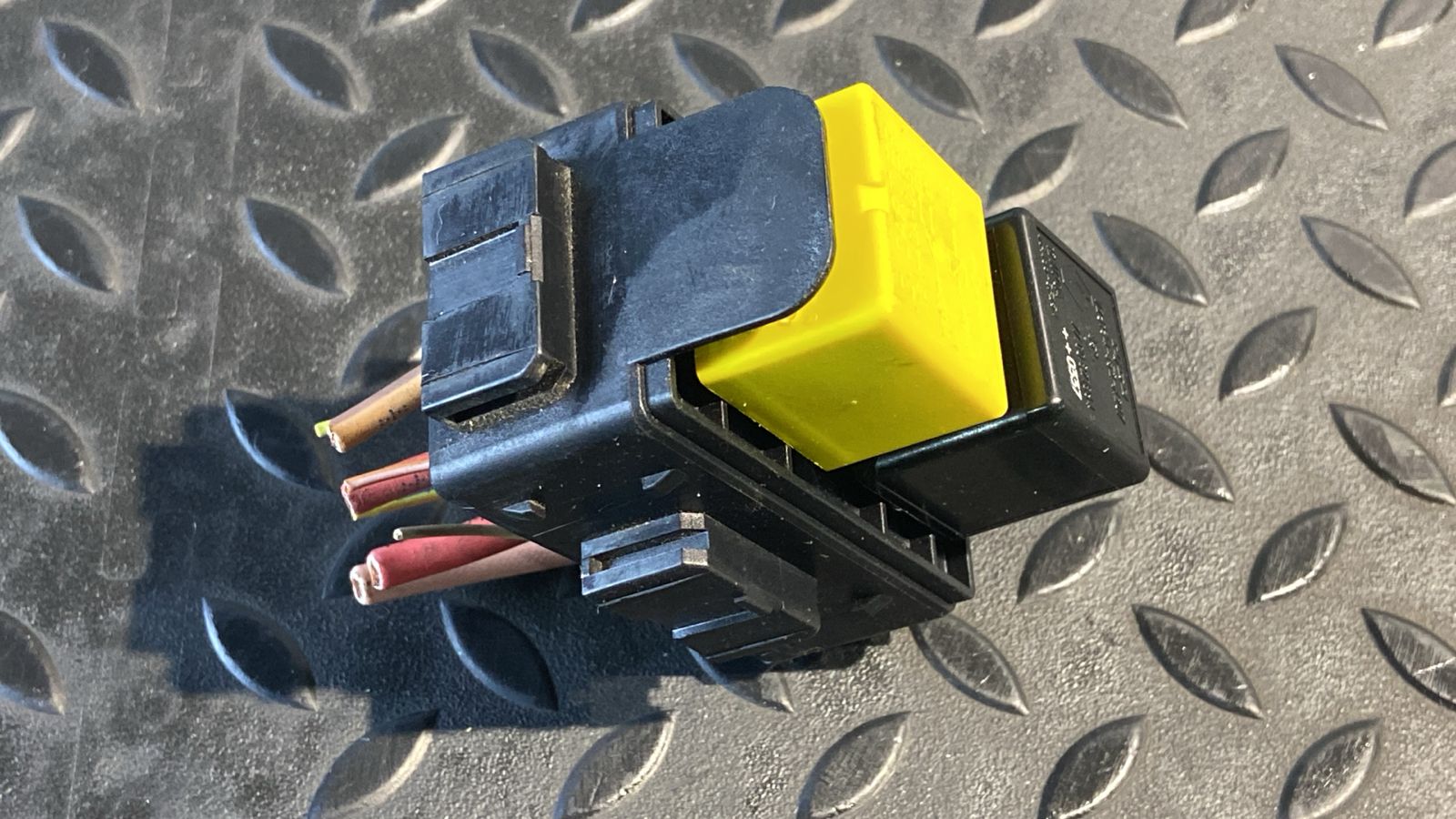 Реле Renault Logan 2004-2015