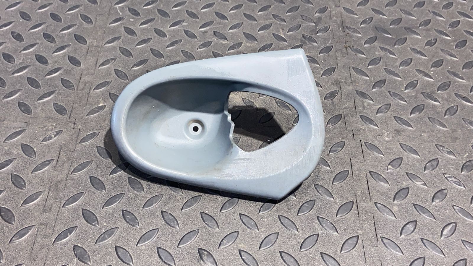 Накладка ручки двери передняя левая Ford Transit 2006-2013