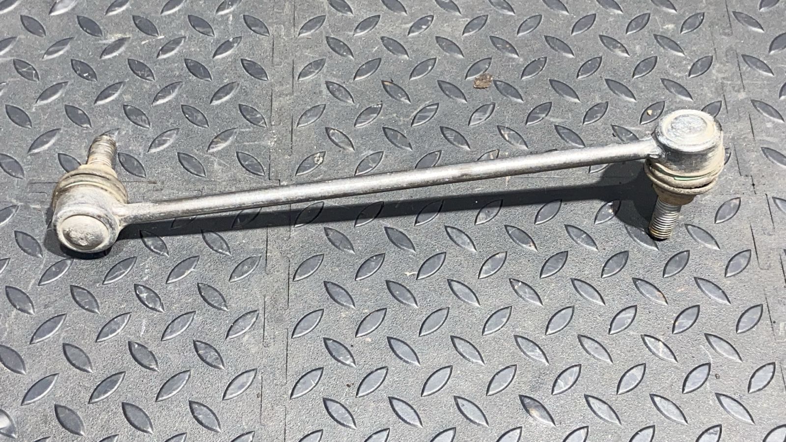 Стойка стабилизатора передняя Mercedes Vito/W639 2003-2014